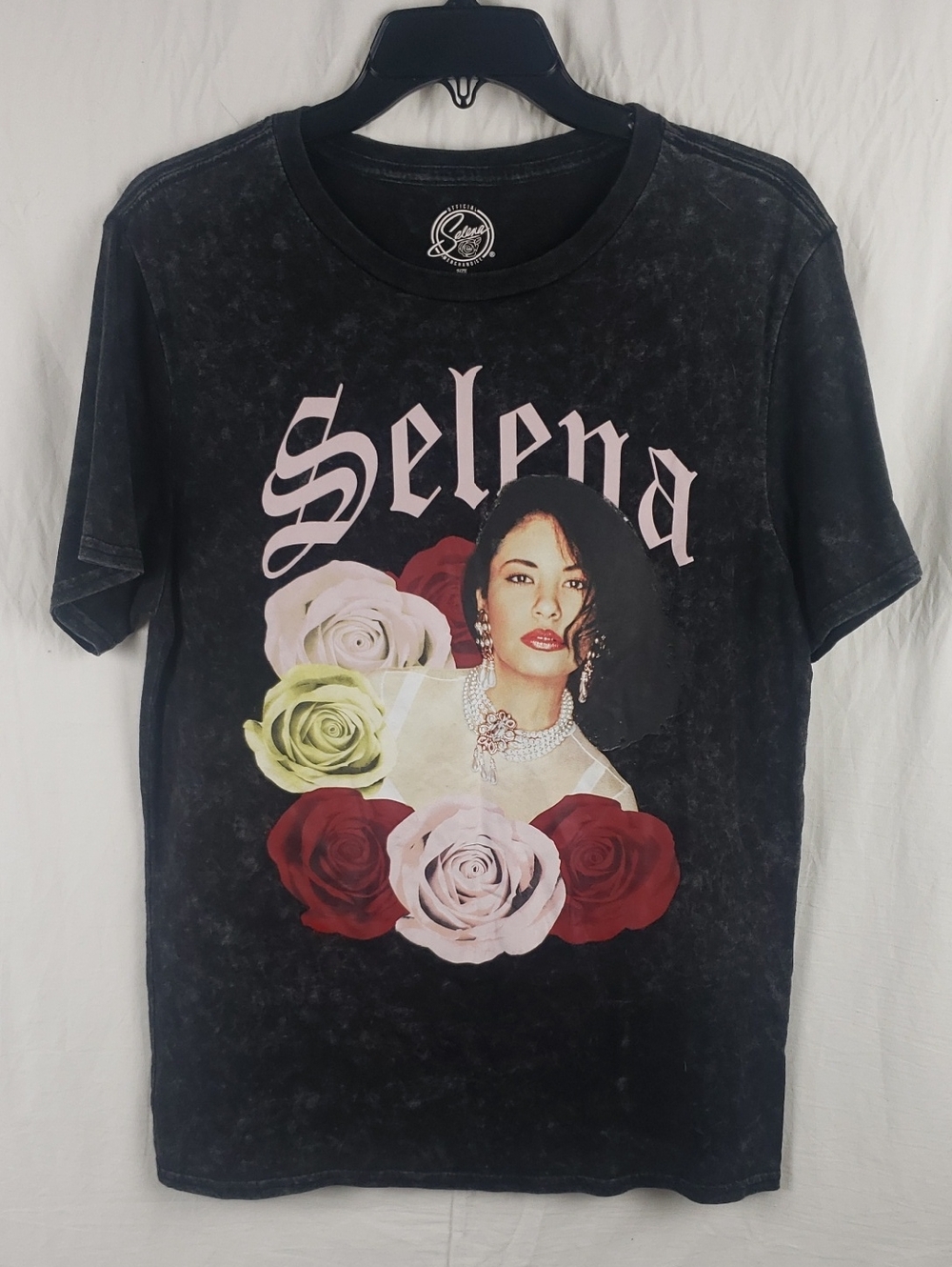 Selena Women's Medium Roses Grey T-shirt